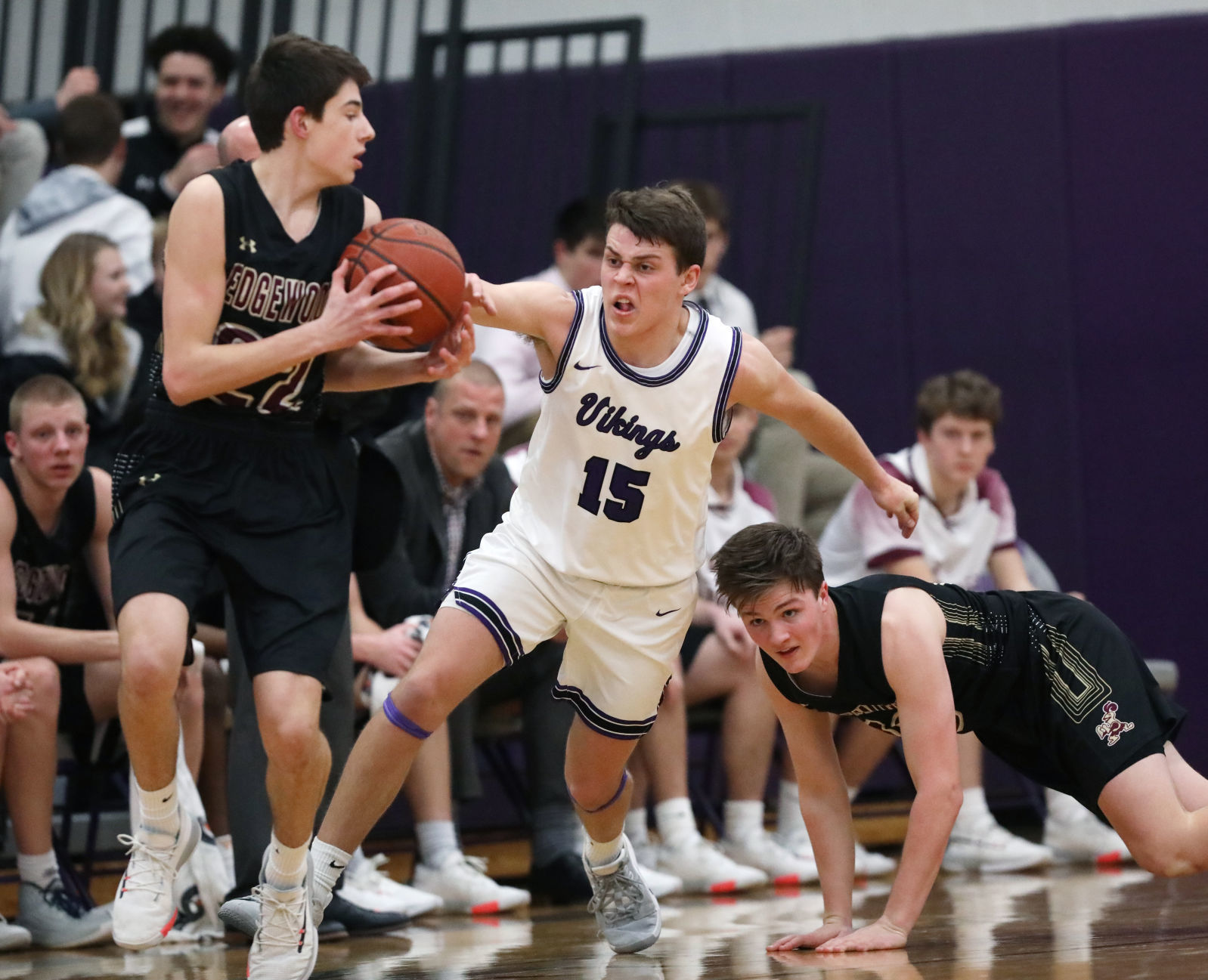 Stoughton 48, Edgewood 33
